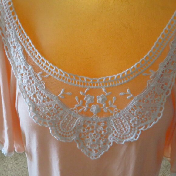 Flutter sleeve lace top - Picture 5 of 8